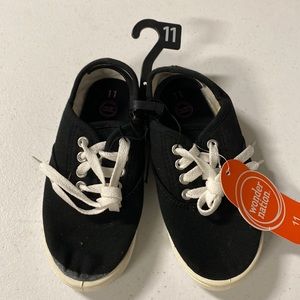 Wonder nation black and white shoes